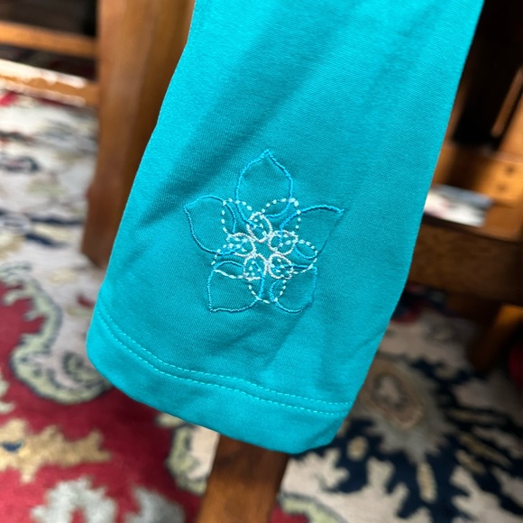 LL Bean active hooded top - Picture 2 of 5